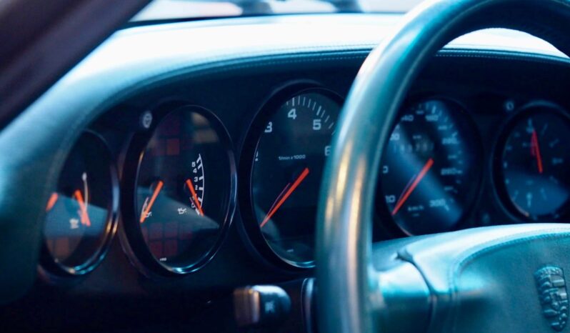 Porsche 993 Carrera 3.6 Coupé BV6 – 1994 – Vendue complet
