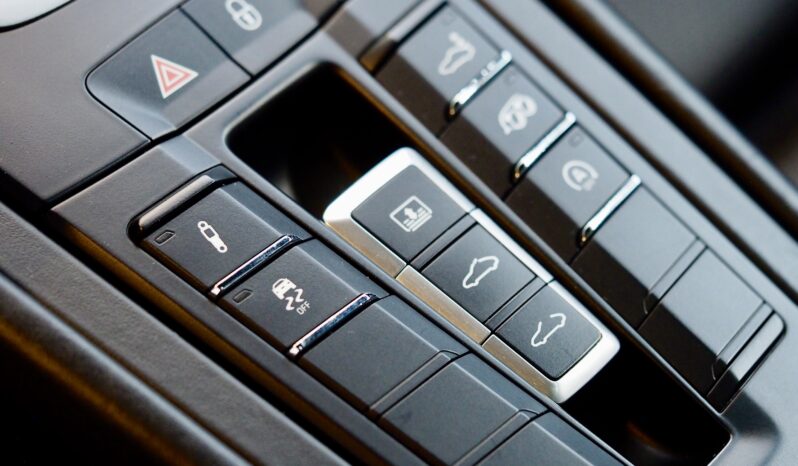 Porsche 991.2 Carrera 4 GTS 3.0 PDK Coupé – 2017 – Vendue complet