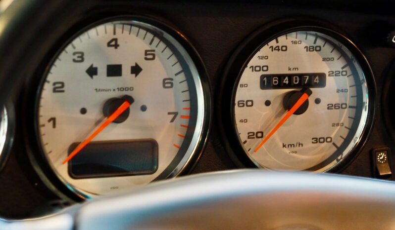 Porsche 993 Carrera 4 Coupé 3.6 BV6 Varioram – 1996 – Vendue complet