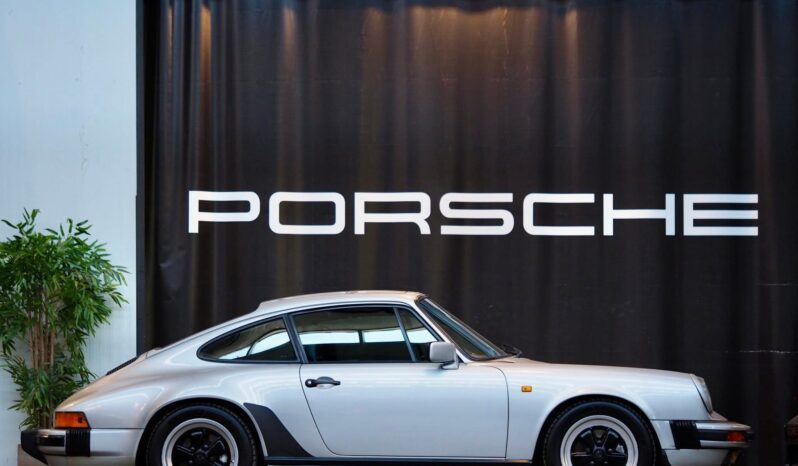 Porsche 911 Carrera 3.2 G50 Coupé – 1987 complet