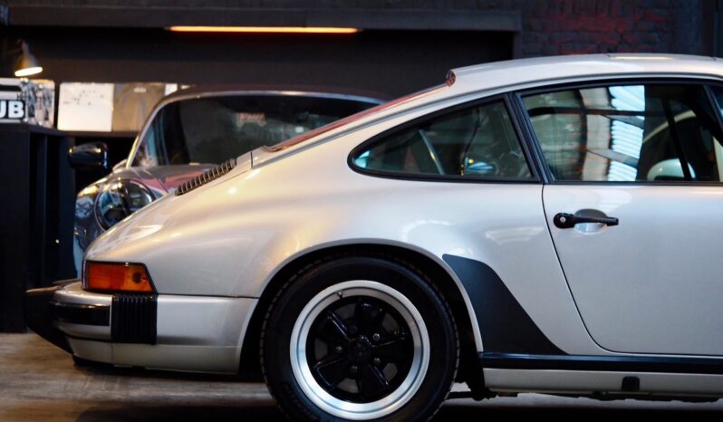 Porsche 911 Carrera 3.2 G50 Coupé – 1987 complet