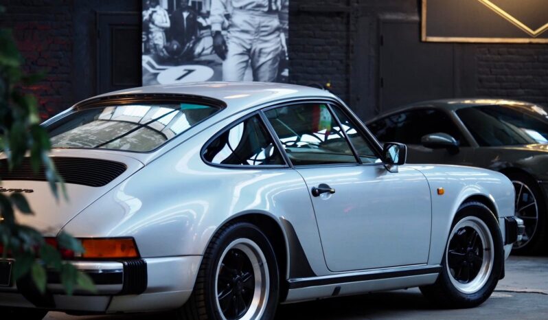 Porsche 911 Carrera 3.2 G50 Coupé – 1987 complet