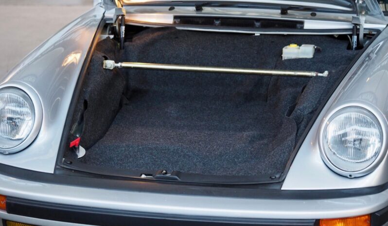 Porsche 911 Carrera 3.2 G50 Coupé – 1987 complet