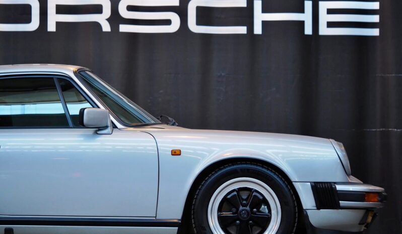 Porsche 911 Carrera 3.2 G50 Coupé – 1987 complet