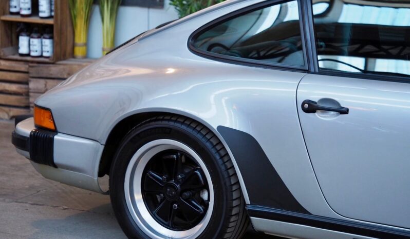 Porsche 911 Carrera 3.2 G50 Coupé – 1987 complet