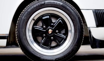 Porsche 911 Carrera 3.2 Targa 915 – 1984 complet