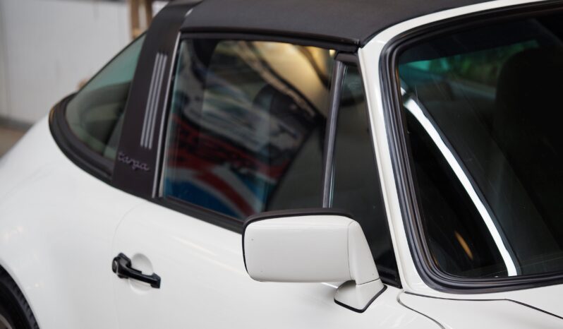 Porsche 911 Carrera 3.2 Targa 915 – 1984 complet