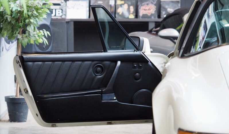 Porsche 911 Carrera 3.2 Targa 915 – 1984 complet