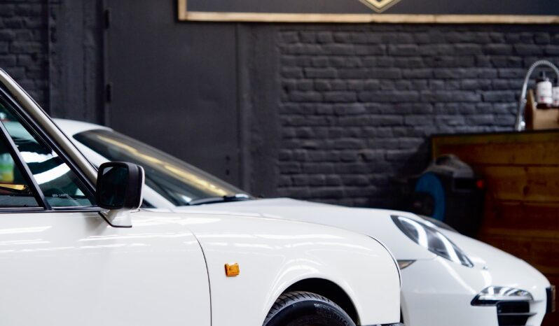 Porsche 911 Carrera 3.2 Targa 915 – 1984 complet