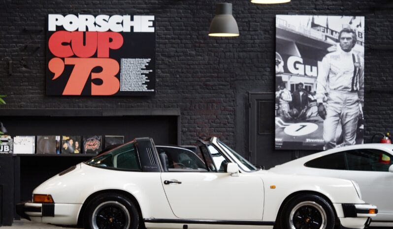 Porsche 911 Carrera 3.2 Targa 915 – 1984 complet